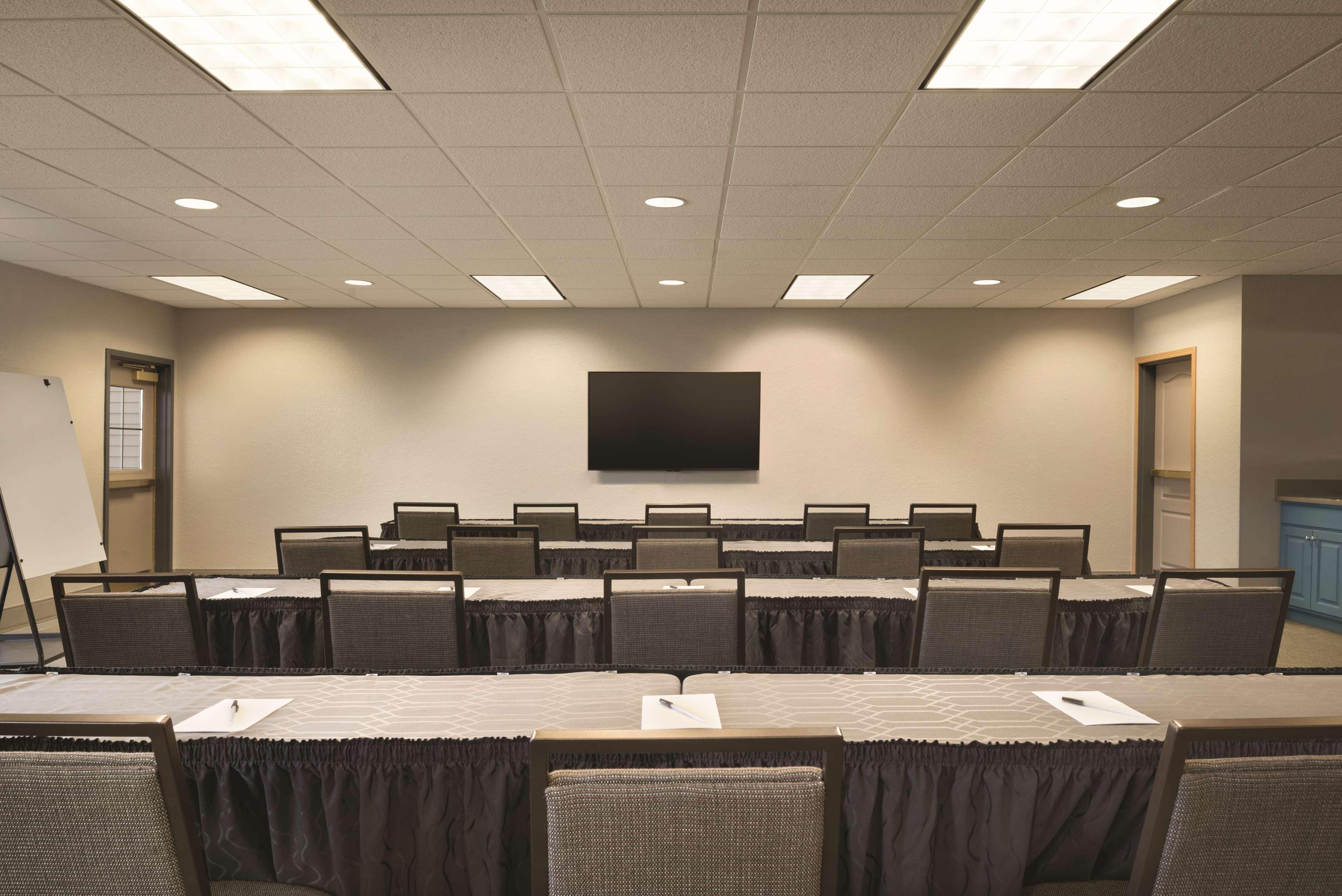 Country Inn & Suites By Radisson, Coralville, Ia Εξωτερικό φωτογραφία