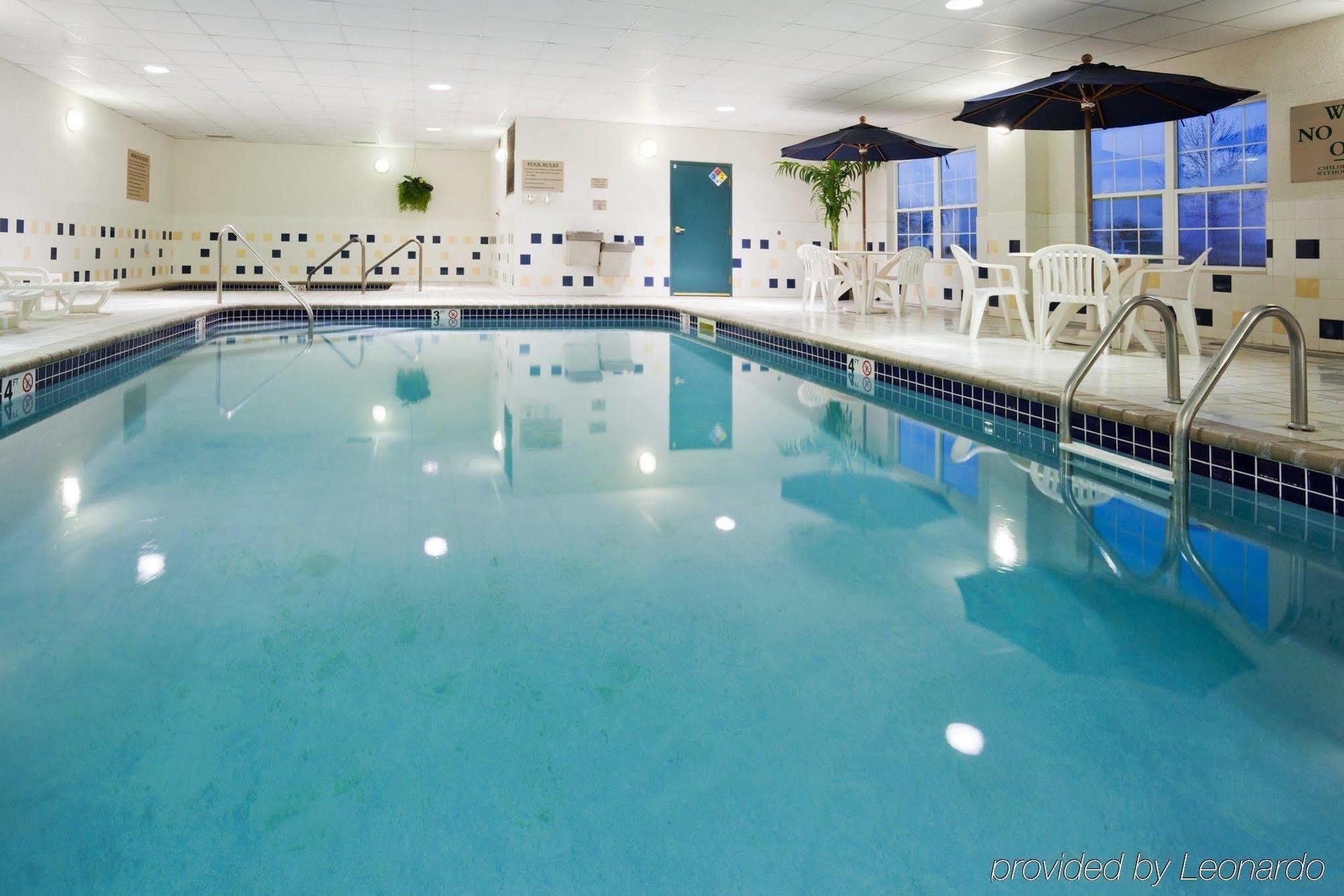 Country Inn & Suites By Radisson, Coralville, Ia Εξωτερικό φωτογραφία